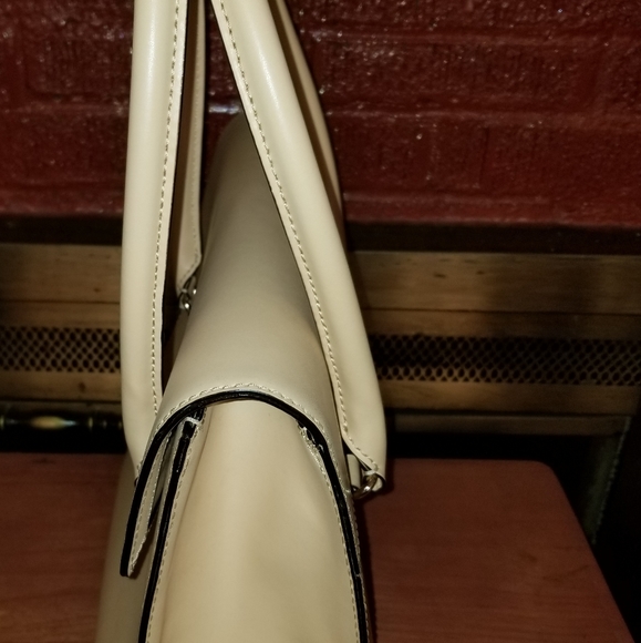 Handbag - Picture 3 of 4